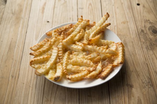 芝士美国曲薯配煎蛋沙拉