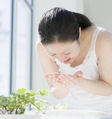 绿茶叶敷脸的方法