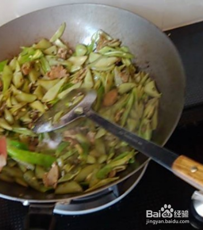 肉丝青椒扁豆的做法