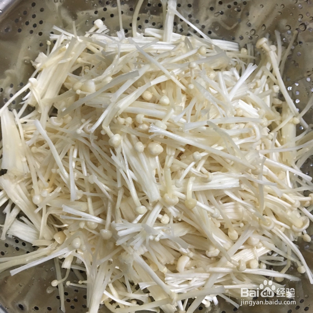 分享一个简易版的金针菇炒鸡蛋的做法，爽口丝滑