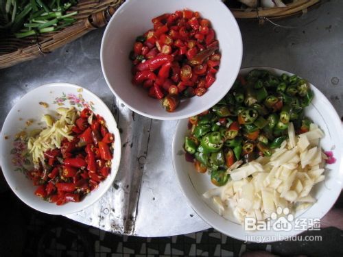 自贡鲜锅兔的做法