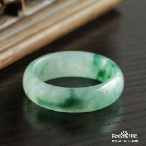 怎样鉴别翡翠的成色好与次