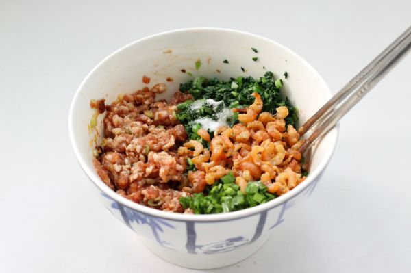 萝卜樱海米蒸饺