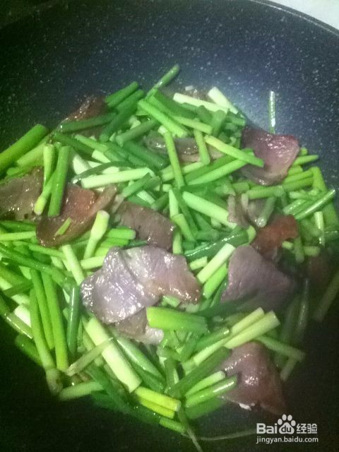 风味腊肉炒蒜薹的做法