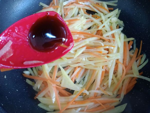 清炒胡萝卜土豆丝