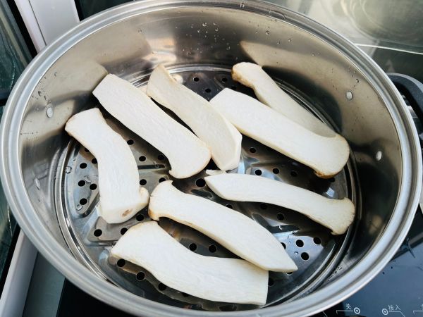 给肉都不换凉拌杏鲍菇