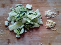 怎样做酸辣花生拌黄瓜