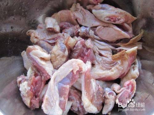 铁锅红烧大鹅（铁锅烧大鹅怎么做）[图]