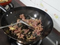 酸笋牛肉的制作法