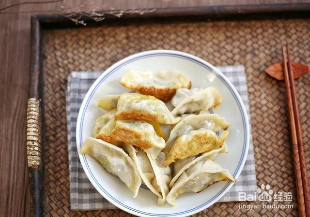 家庭自制荠菜饺子