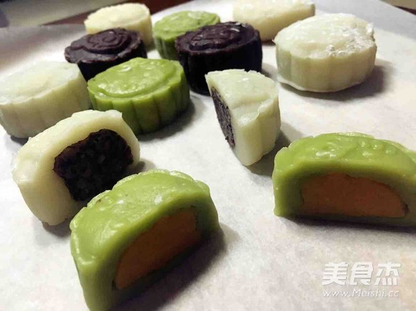 抹茶、巧克力冰皮月饼