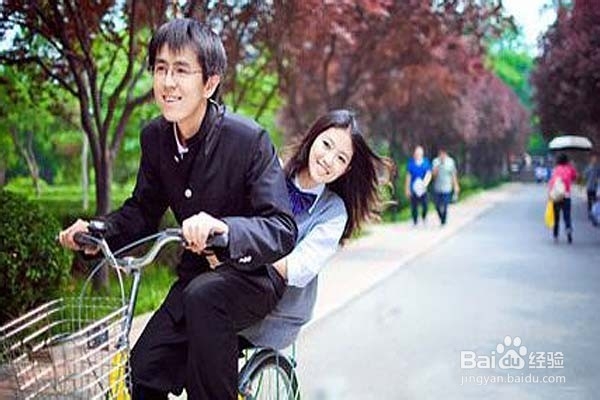怎样及时发现和制止孩子早恋