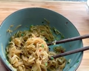 如何制作萝卜丝素包