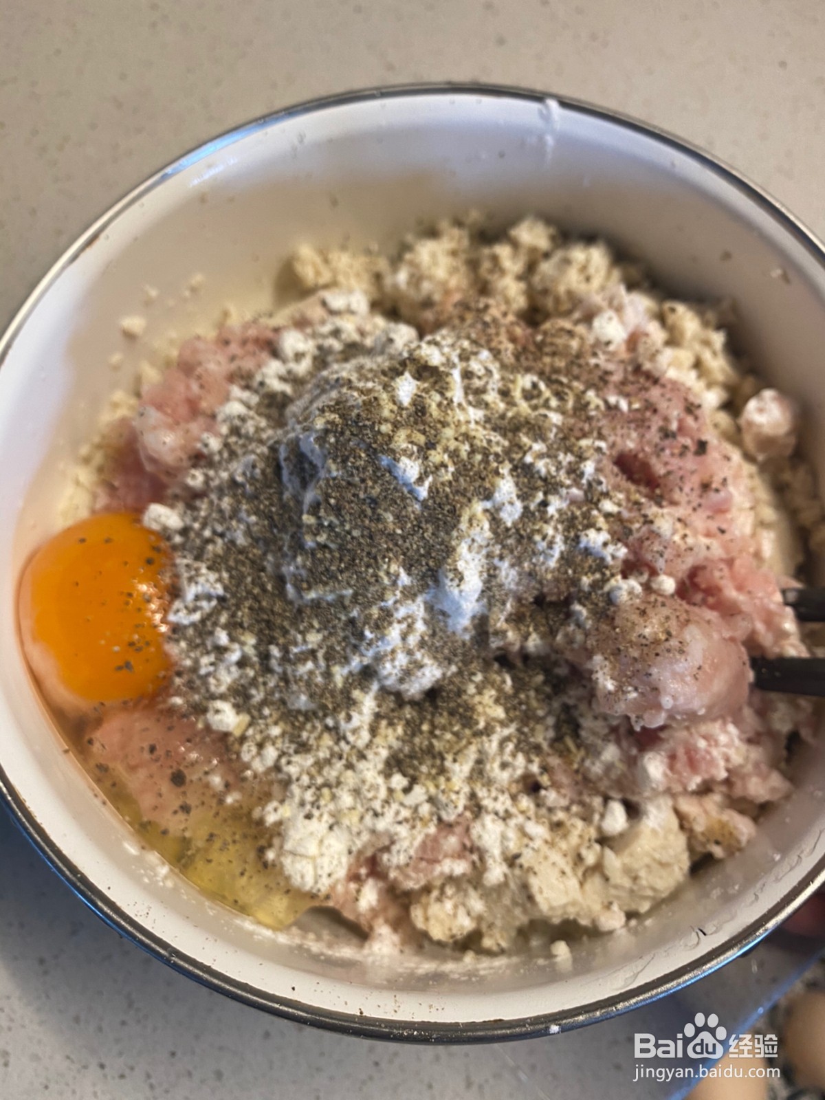 酥炸豆腐肉丸子的做法