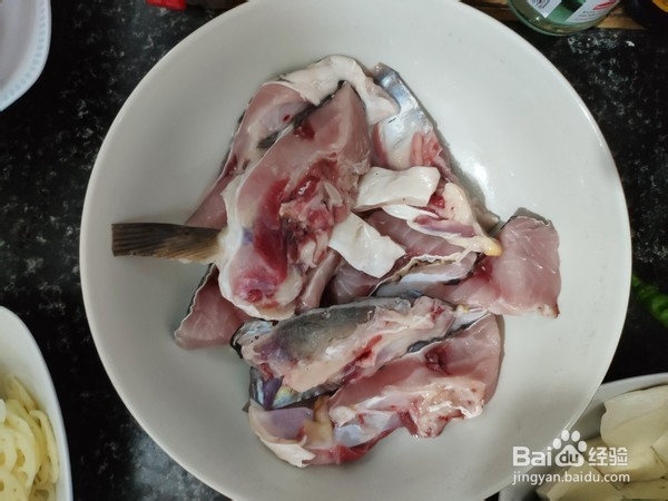豆腐焖鱼的做法