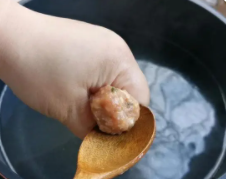 如何做炸豆腐鸡蛋丸子