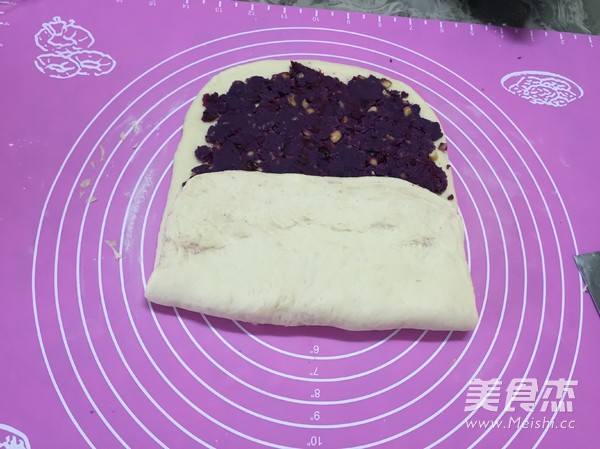 紫薯果仁麻花卷