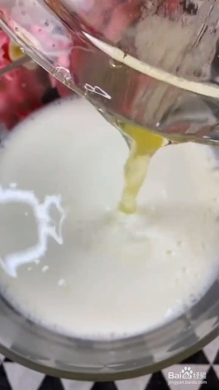 如何制作美味的水果双皮奶