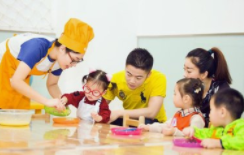 如何改善孩子怕生的问题
