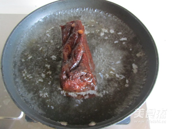 腊肉炒泥蒿的做法