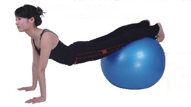 怎样使用健身球来塑身？