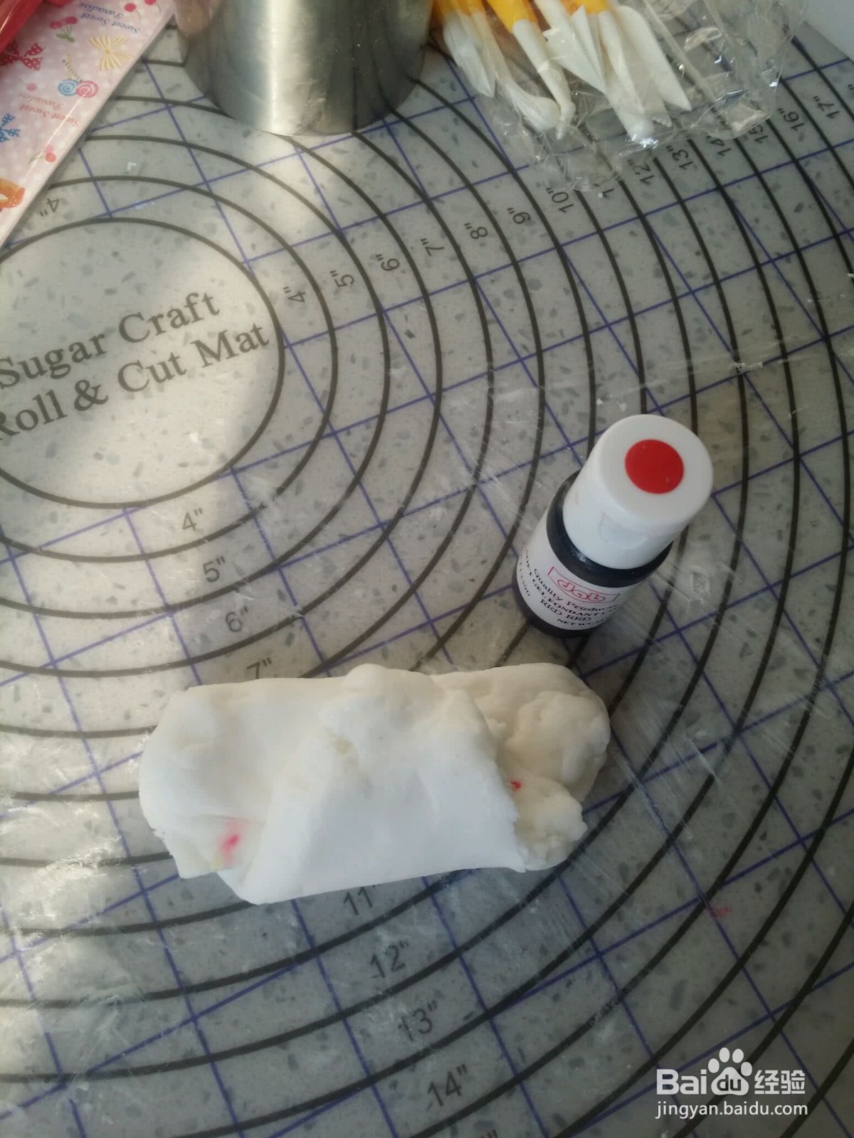 小黄人翻糖蛋糕的做法