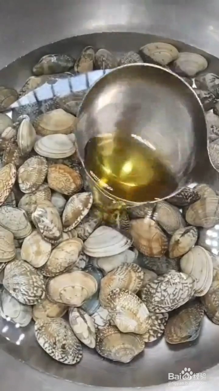 如何制作蒜香花蛤