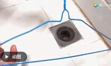 下水道堵了,她随手丢进两块药片就疏通了!