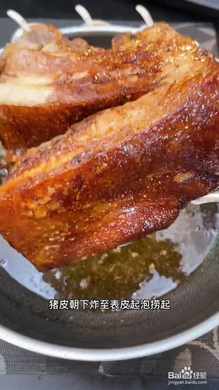 如何制作梅菜扣肉？