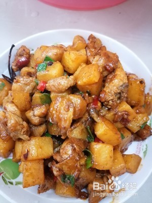 鸡腿肉烧土豆丁