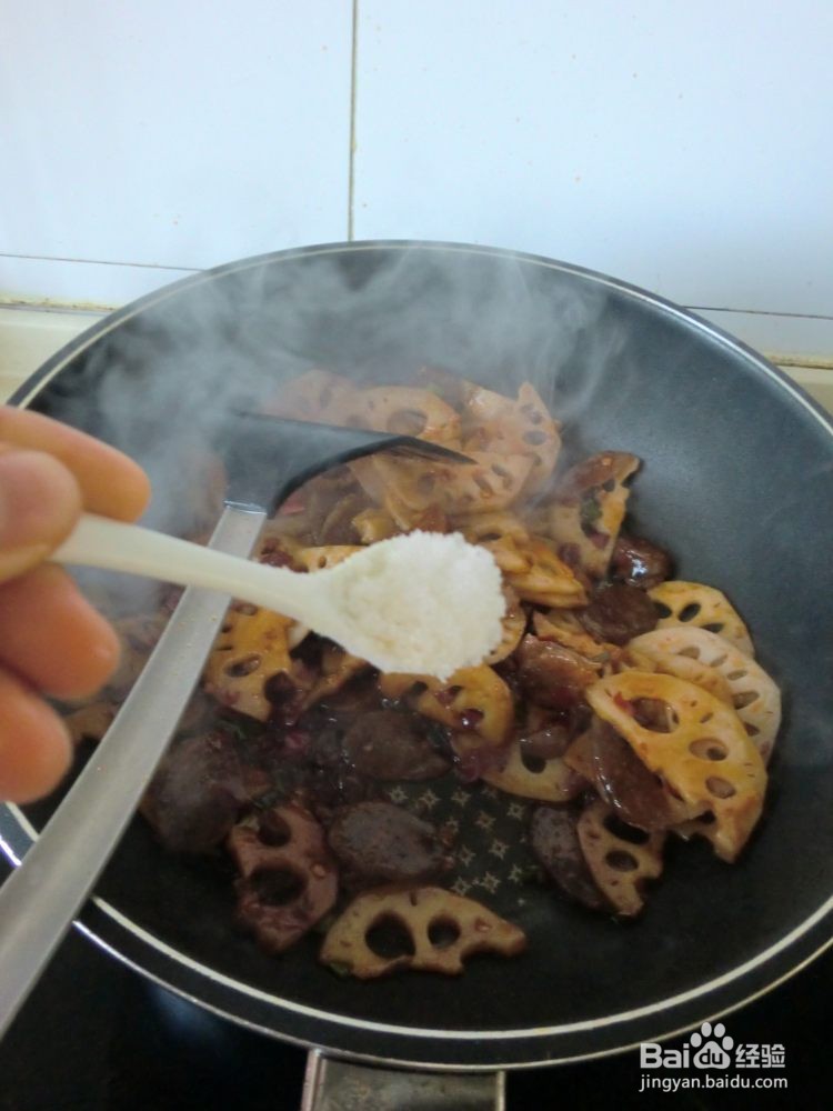 鲜美的干锅藕片