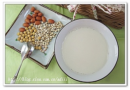 【味噌汤】白味噌和赤味噌的区别？煮味噌汤的技巧？