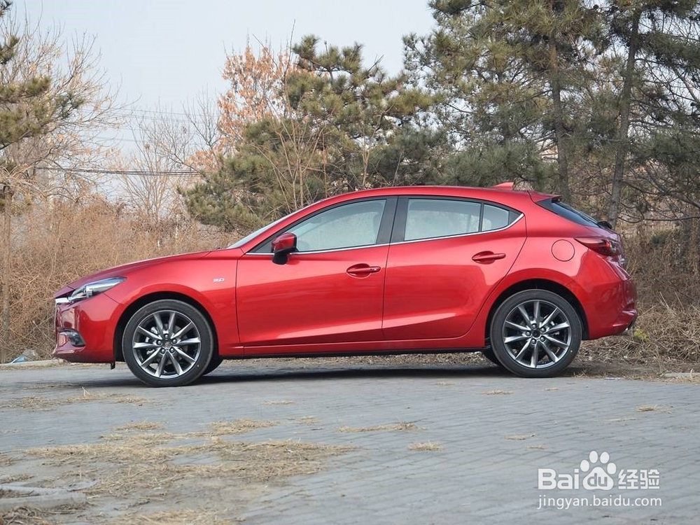 马自达3 前大灯怎么拆