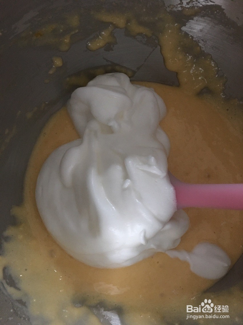 蔓越莓戚风纸杯蛋糕