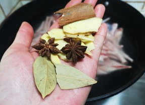 百香果柠檬凤爪的做法家常便菜