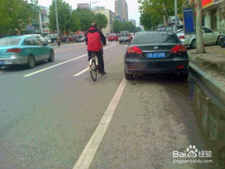 自行车和摩托车在通道行驶要安全