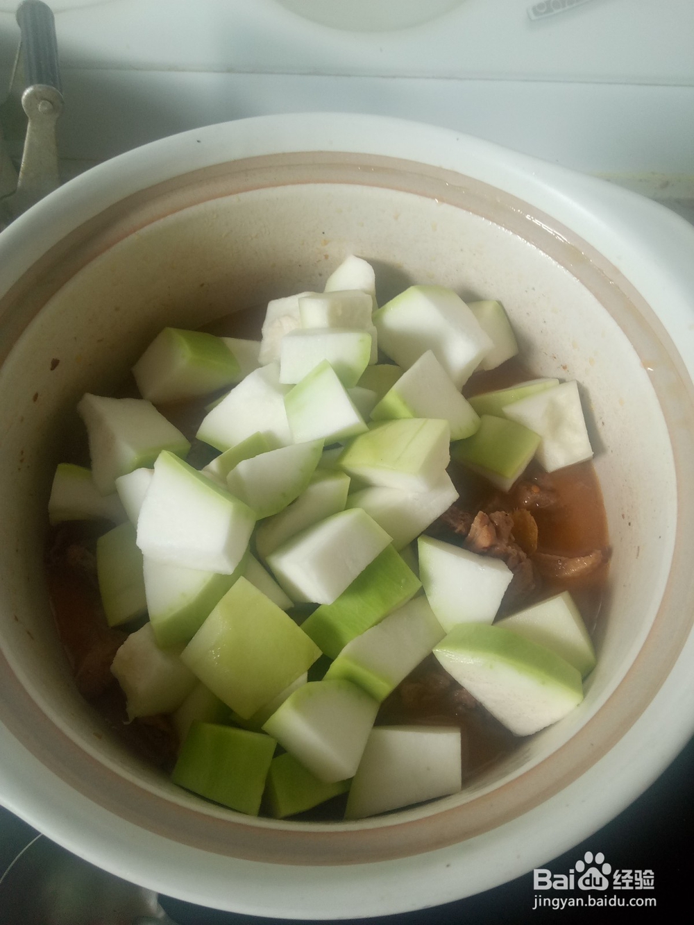 砂锅半边鸭炖葫芦