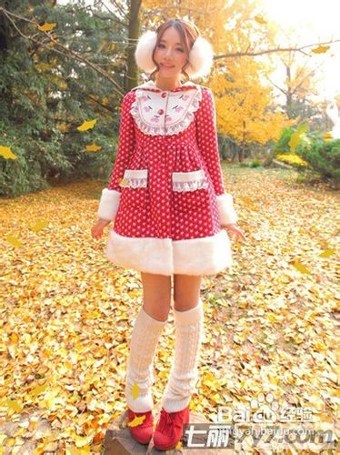 红色呢子大衣巧搭过圣诞