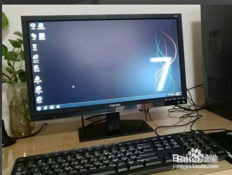 电脑cpu风扇转一下就停然后又转