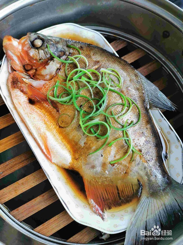 特别美味清蒸红石斑鱼的做法