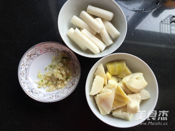 甜辣大虾焖春笋