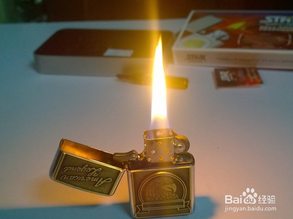 野外露营时生火的步骤、技巧及常用工具