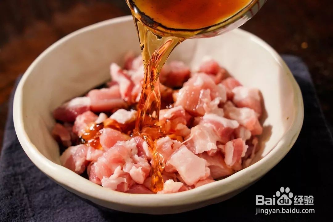 五花肉炒青椒土豆片