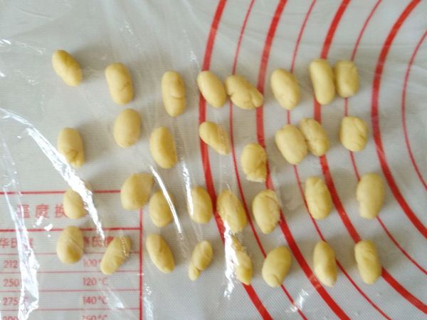 丑萌奶牛豆沙面包