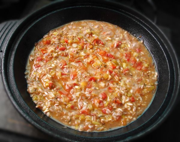 虾仁脆肠焖红米饭