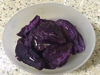 甜心坚果紫薯糕怎么做？