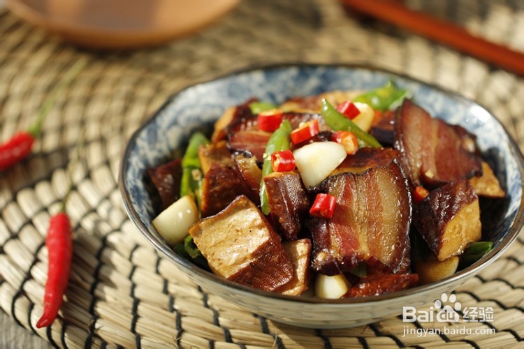 腊肉炒香干制作步骤！