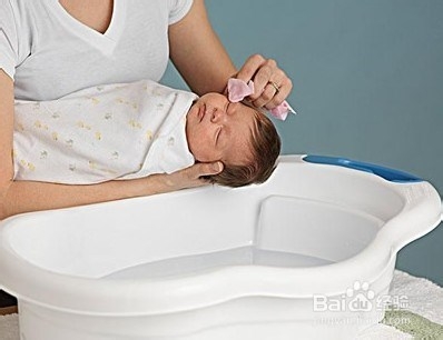 如何给宝宝、婴儿洗澡?