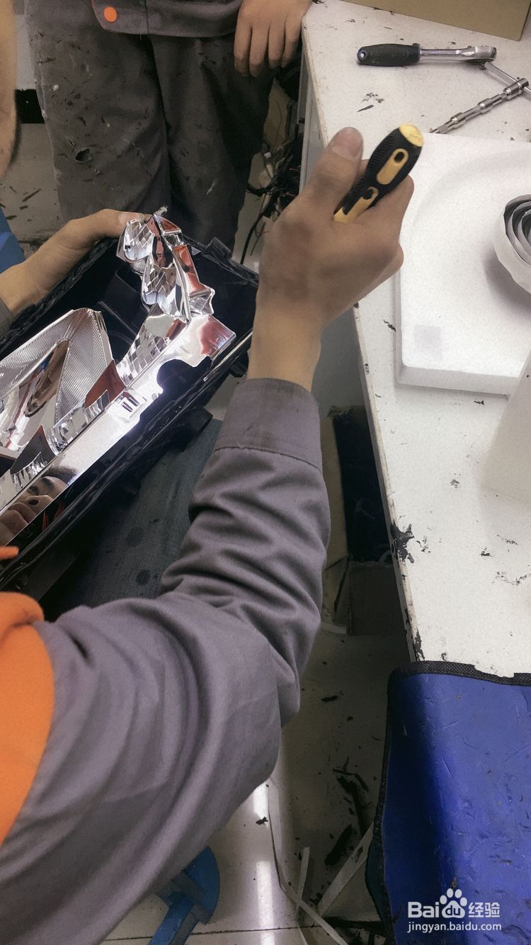 福特翼虎在贵阳车灯改装过程详情步骤