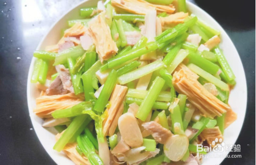 杏鲍菇芹菜腐竹炒肉片怎么做好吃
